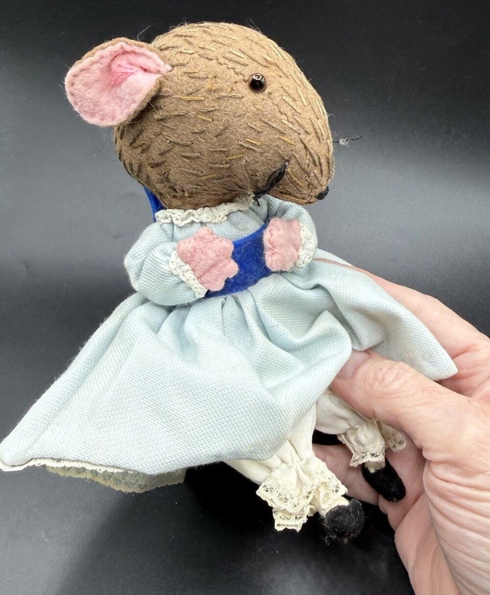 Vintage Primitive Handmade Beatrix Potter Fabric Mouse Ornament Doll LO20